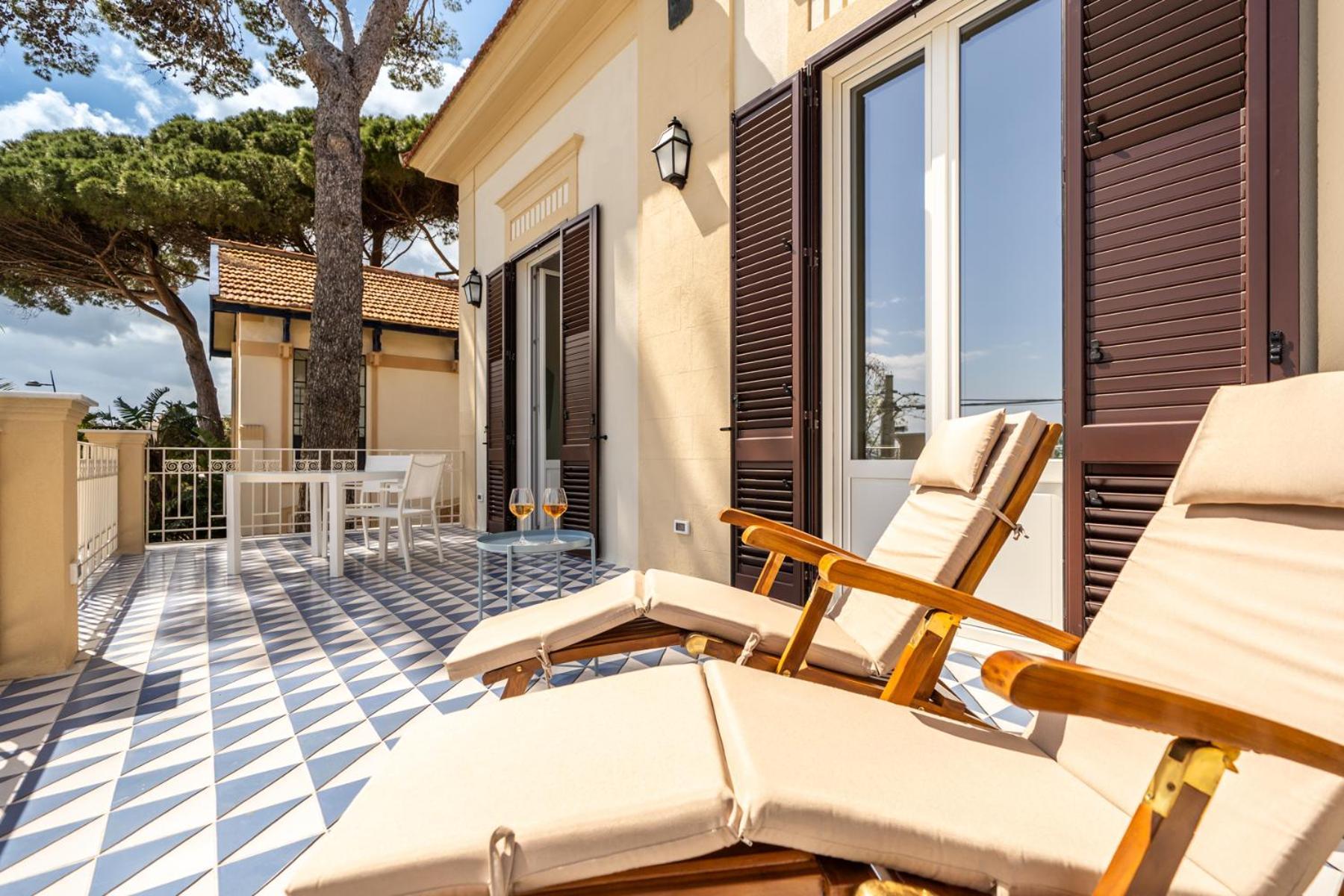 Hercules Pool & Villa Palermo