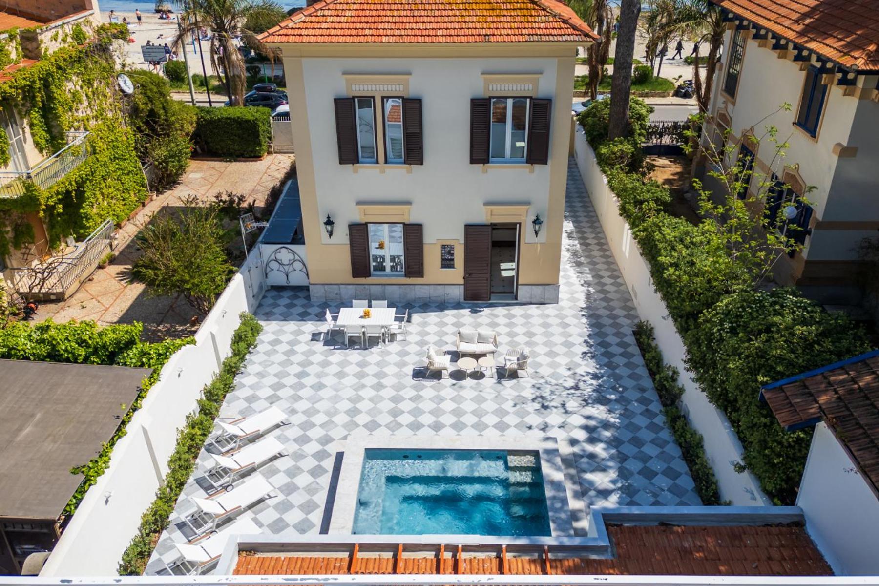 Hercules Pool &