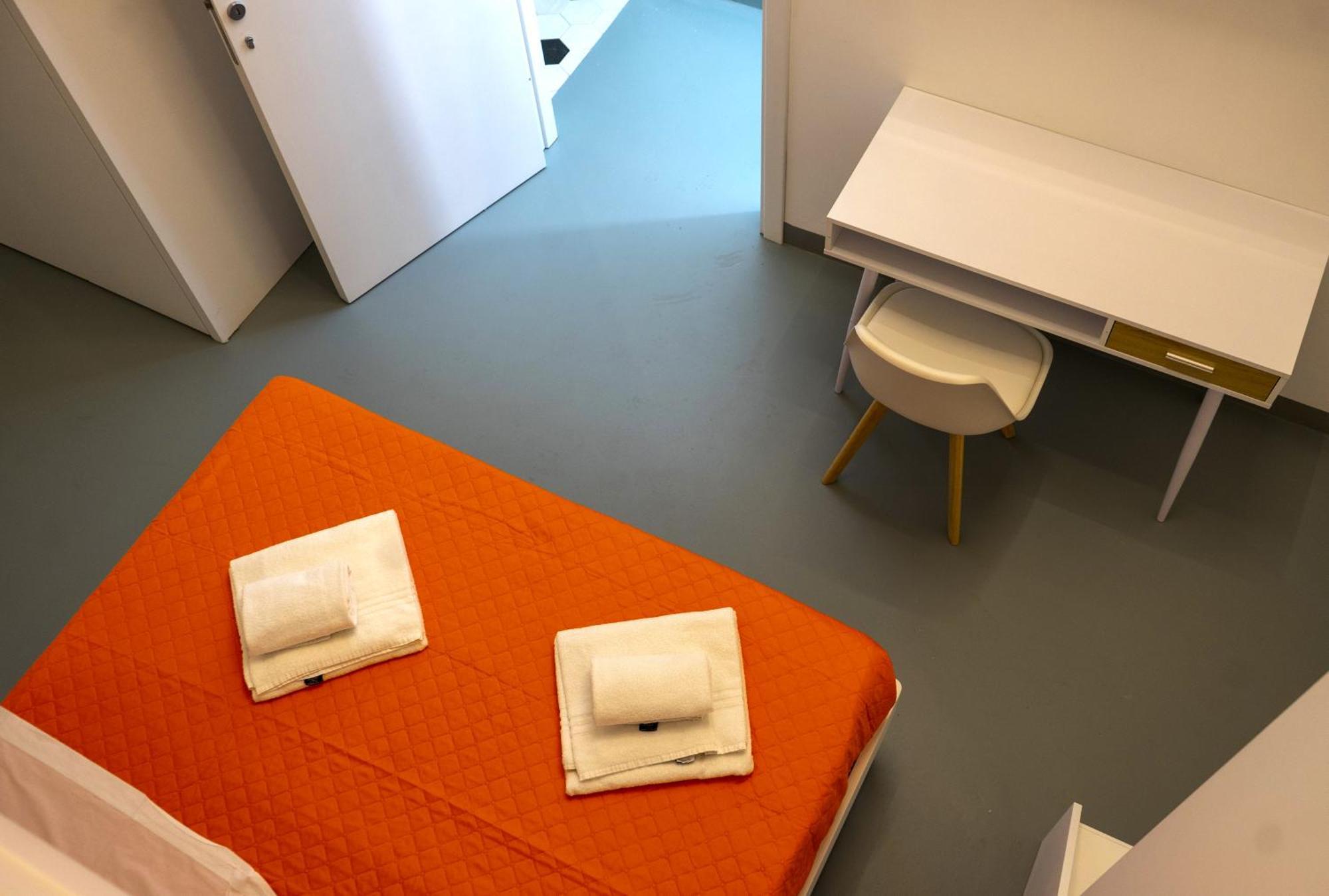 Vucciria Hostel *
