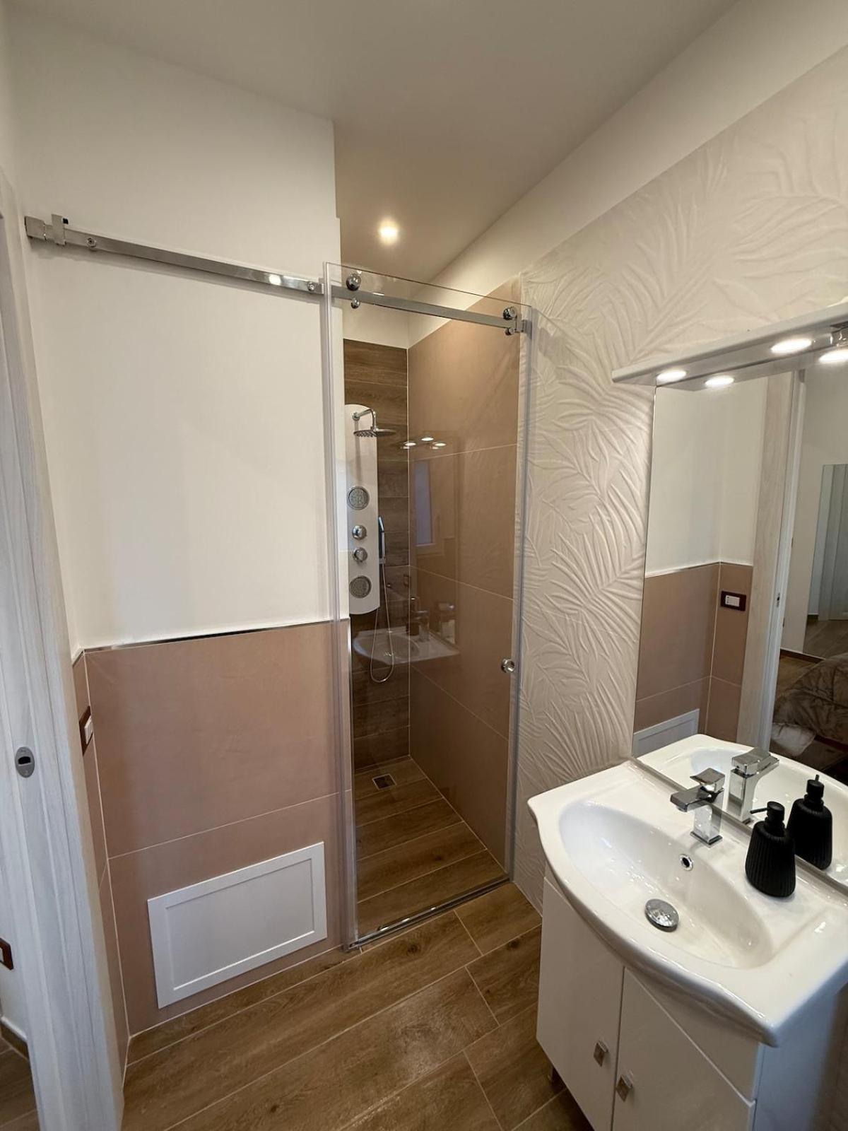 Apartment Dimora Palagonia - & - *