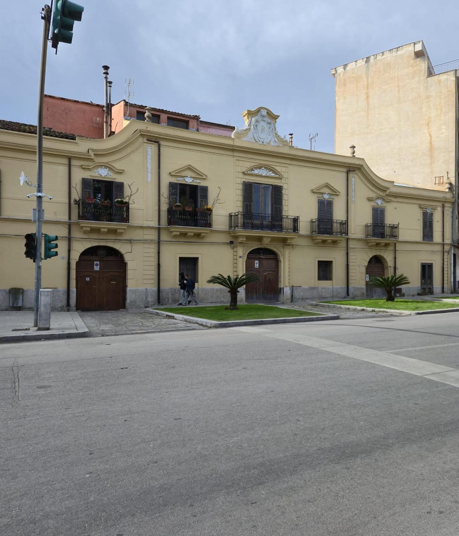 Ferrara Palace - Centro Storico Apartment
