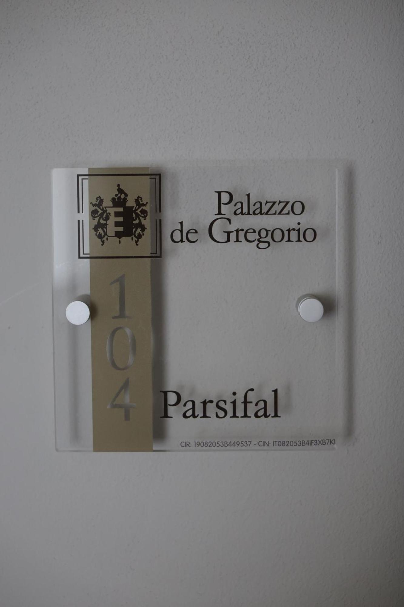 Apartment Palazzo De Gregorio - *