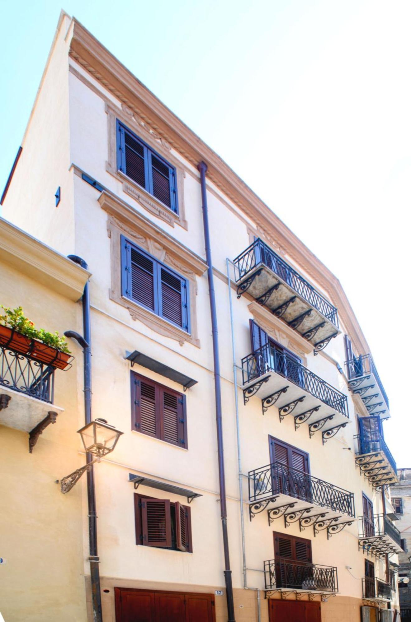 Mit Herrlichem Blick Auf Kathedrale * Palermo