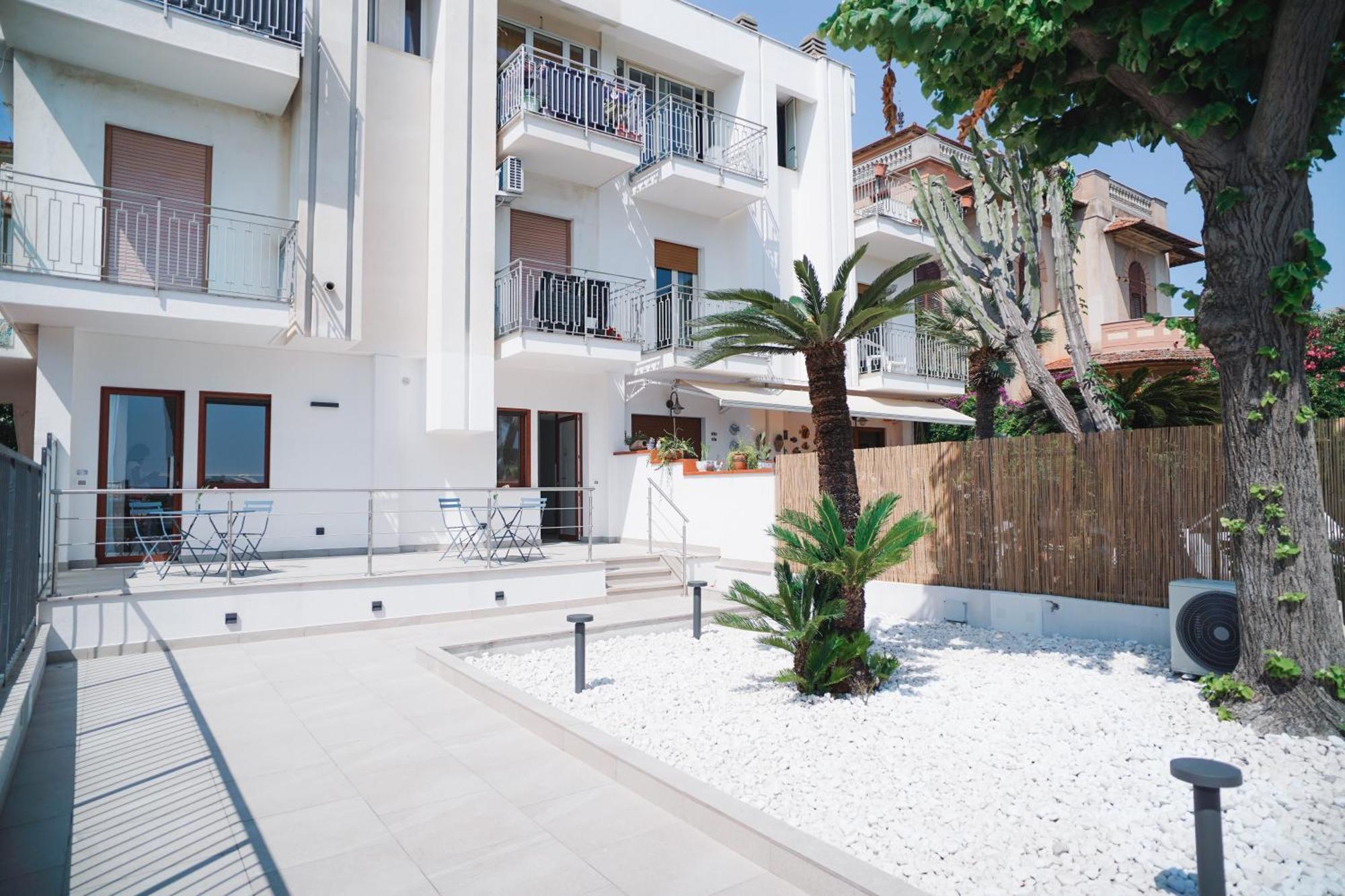 Regina Elena Luxury Mondello