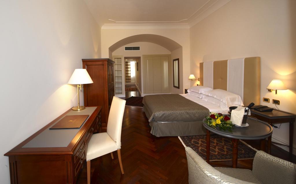 Hotel Grand Piazza Borsa 4*