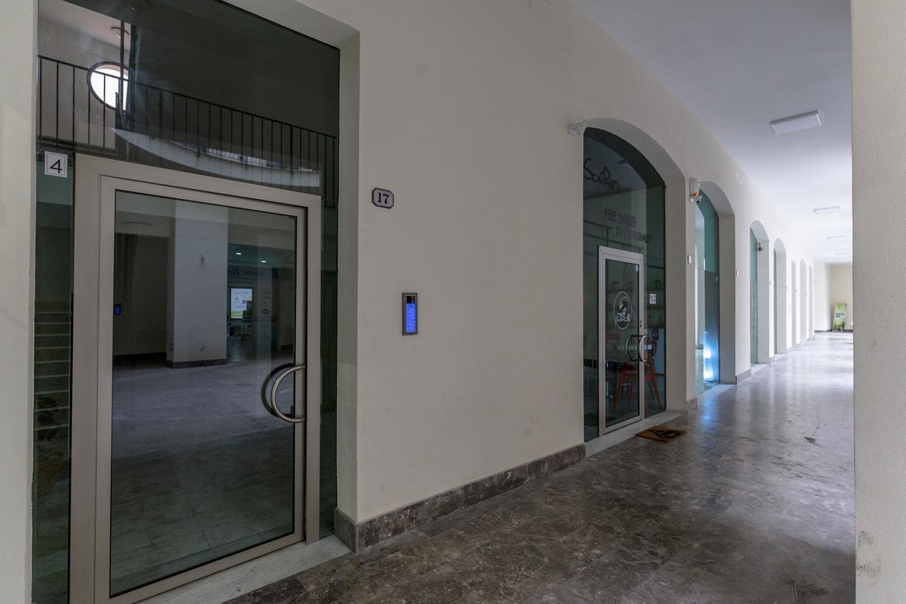 C, Palazzo Quaroni * Palermo