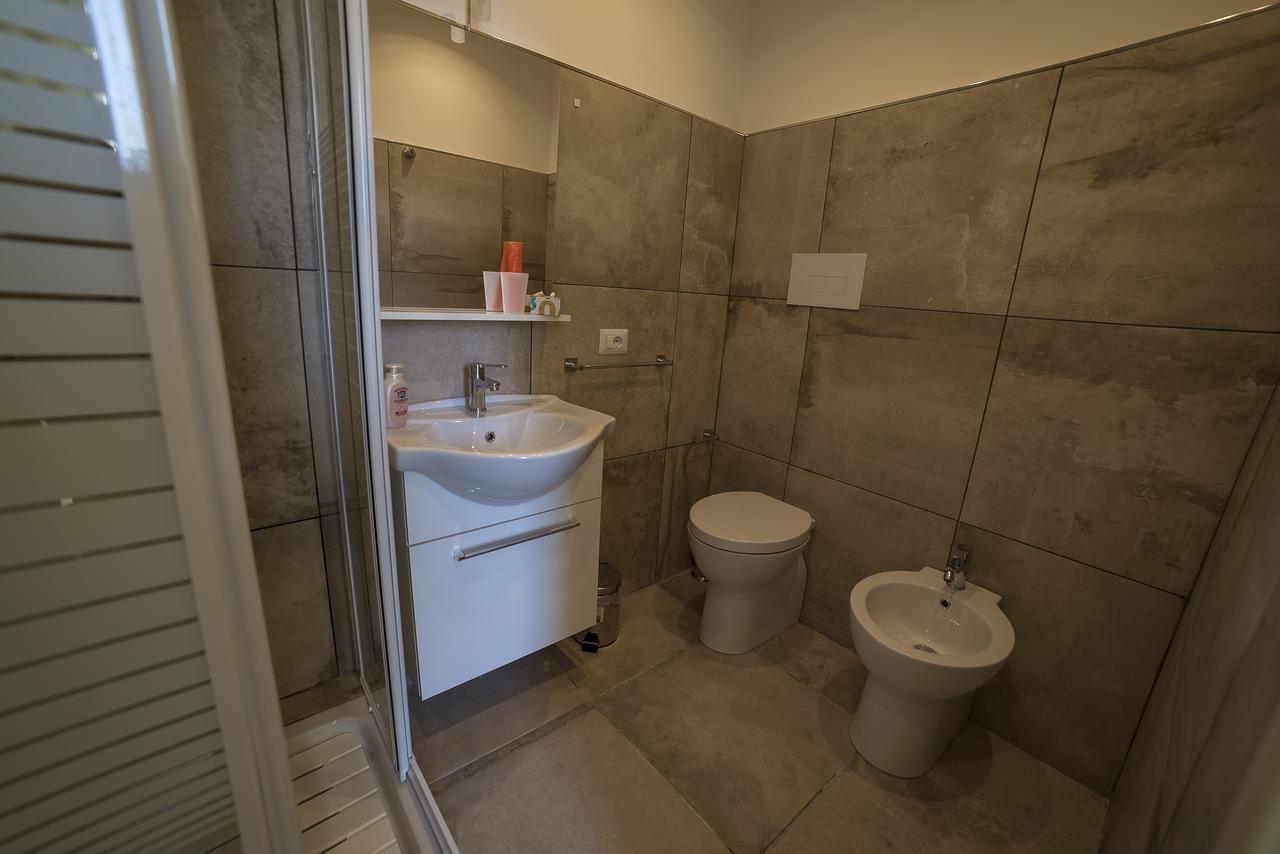 Ai Lattarini House Bed & Breakfast 2*