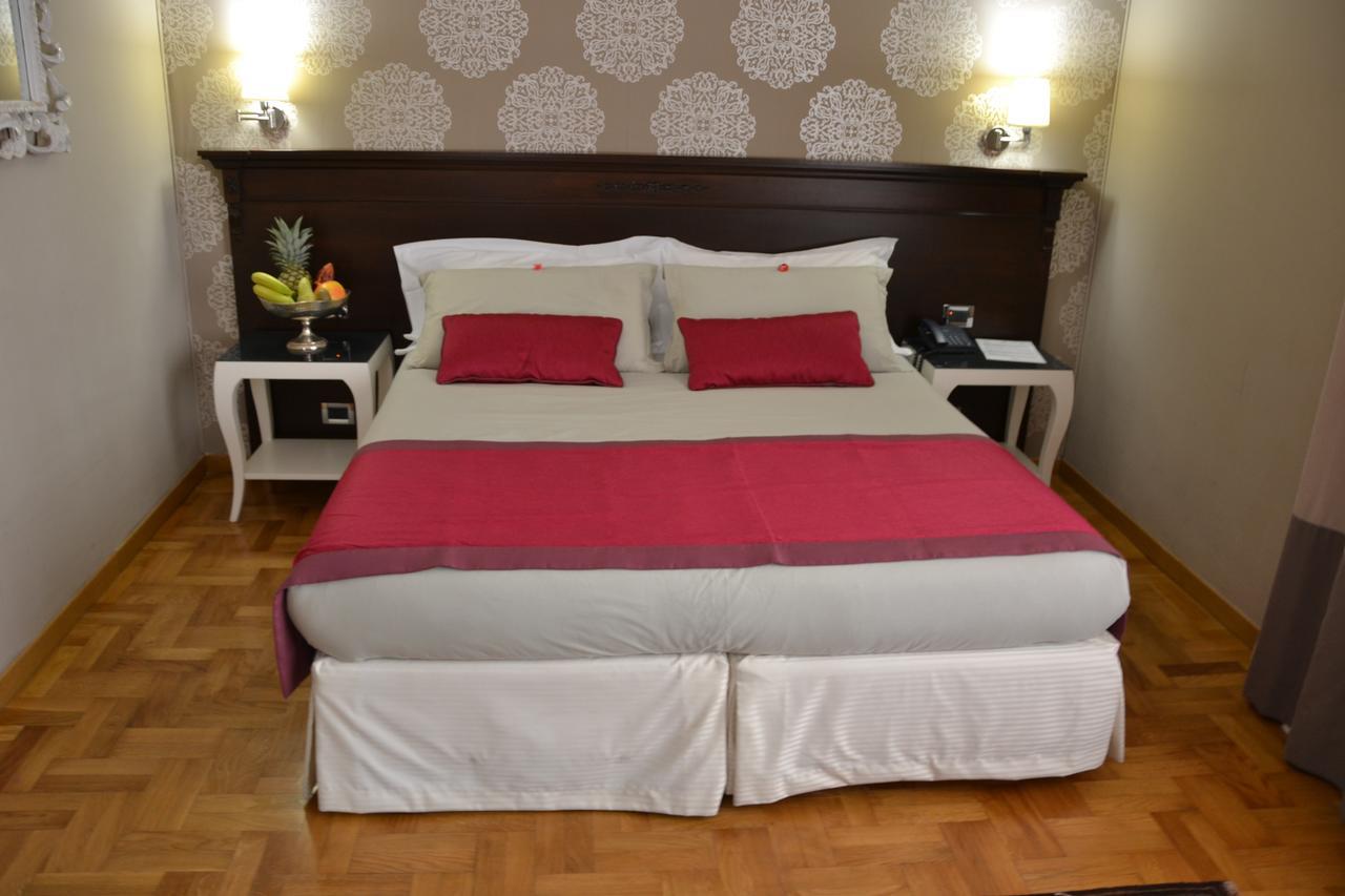 Hotel Gallery House 3*