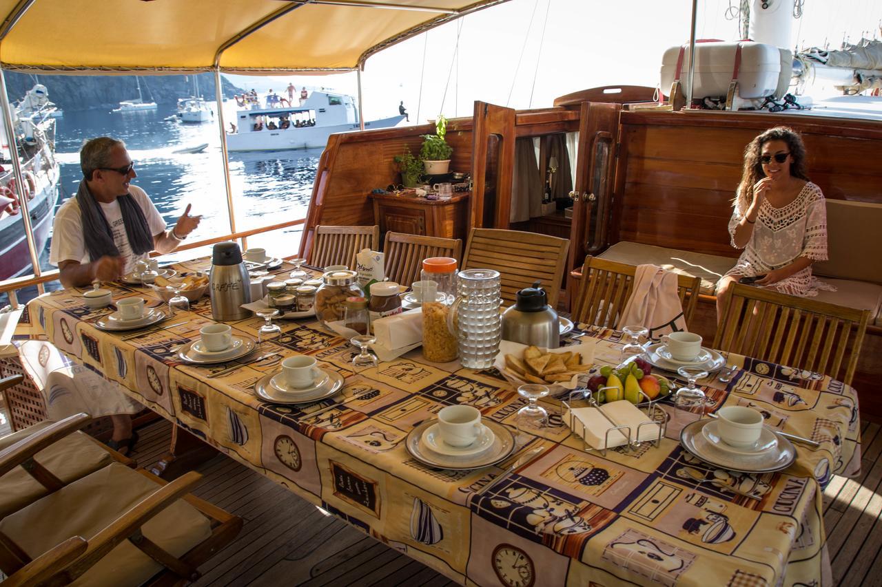 Botel Lady Christa Palermo