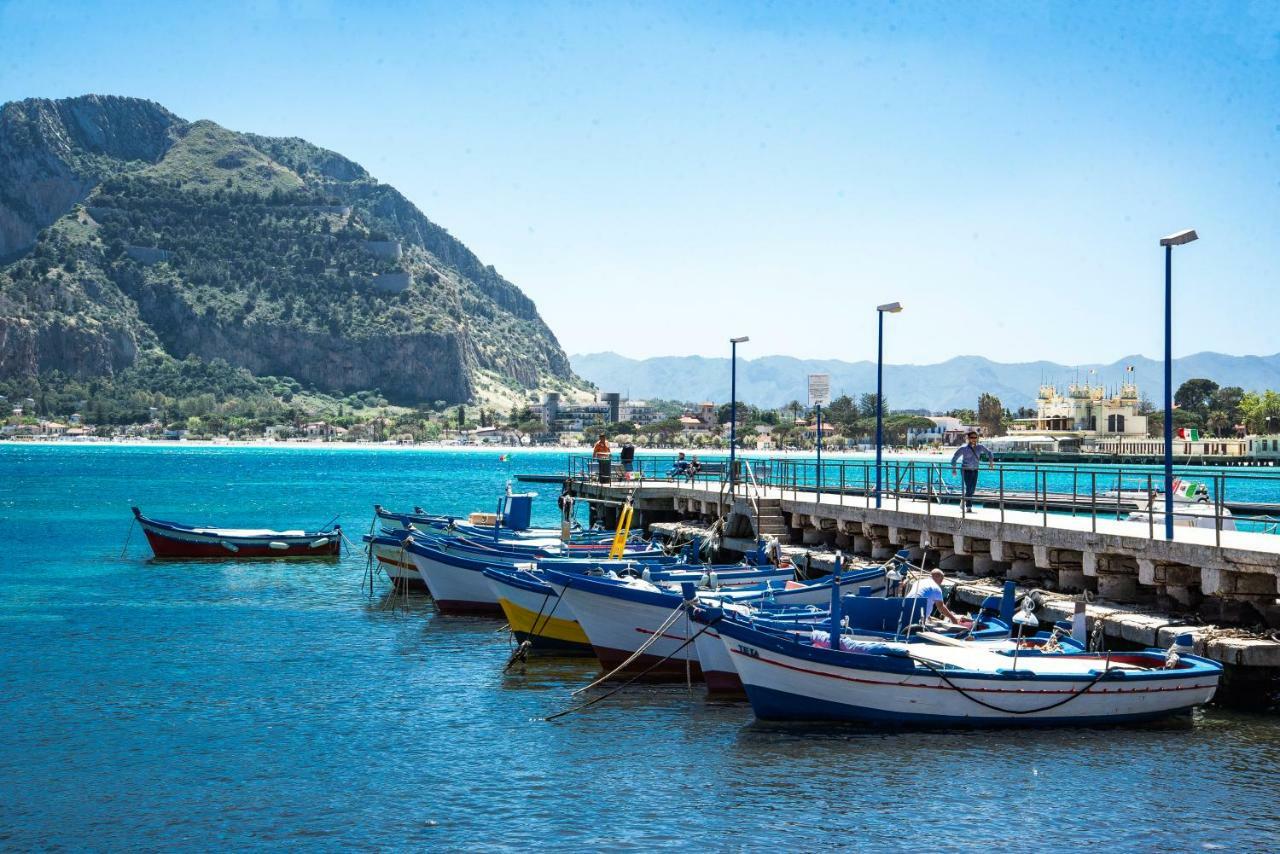 Casetta Vista Mare In Piazza A Mondello Apartamento