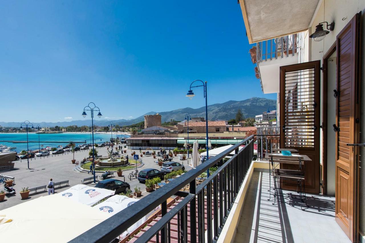 Casetta Vista Mare In Piazza A Mondello Apartamento *