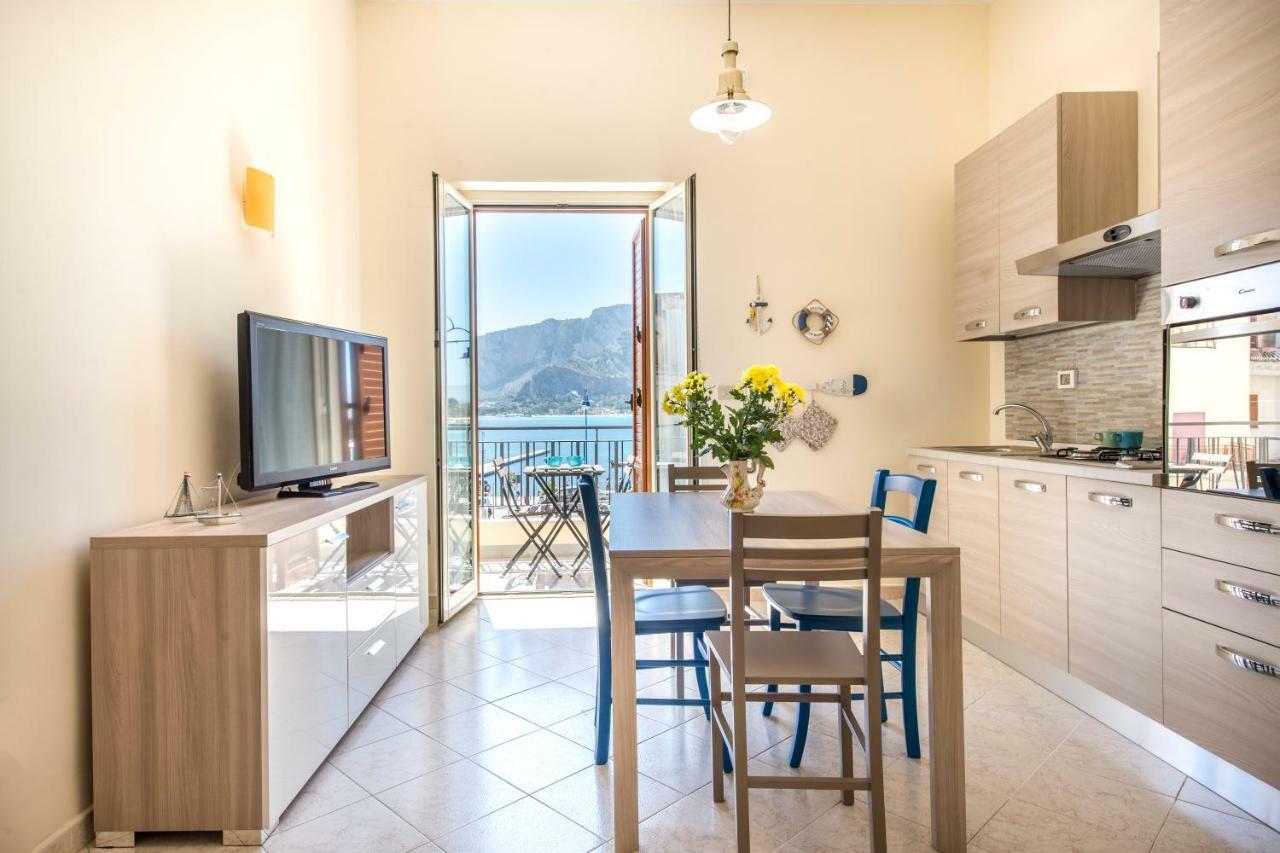 Casetta Vista Mare In Piazza A Mondello Palermo