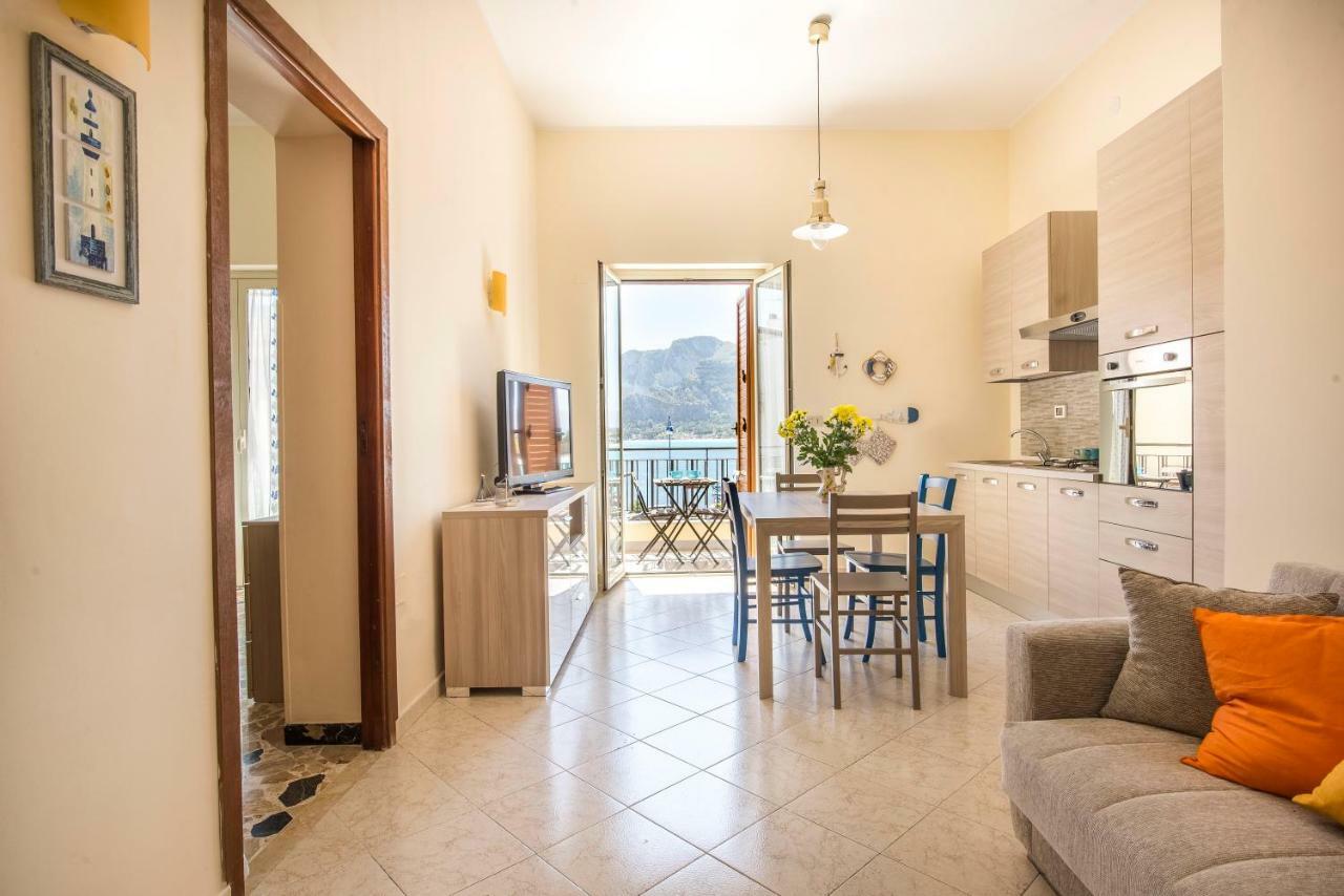 Casetta Vista Mare In Piazza A Mondello Apartamento