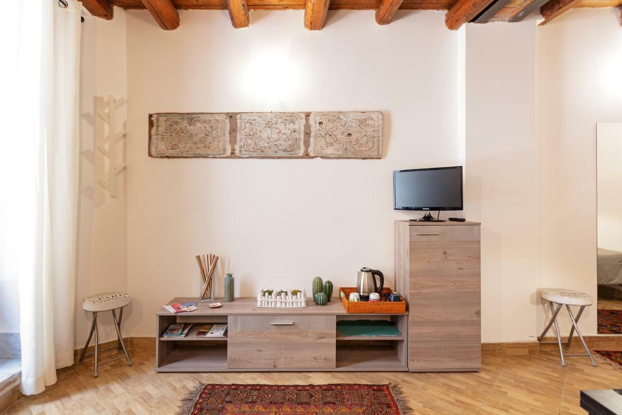 Apartment Lovely Studio Near The Cathedral