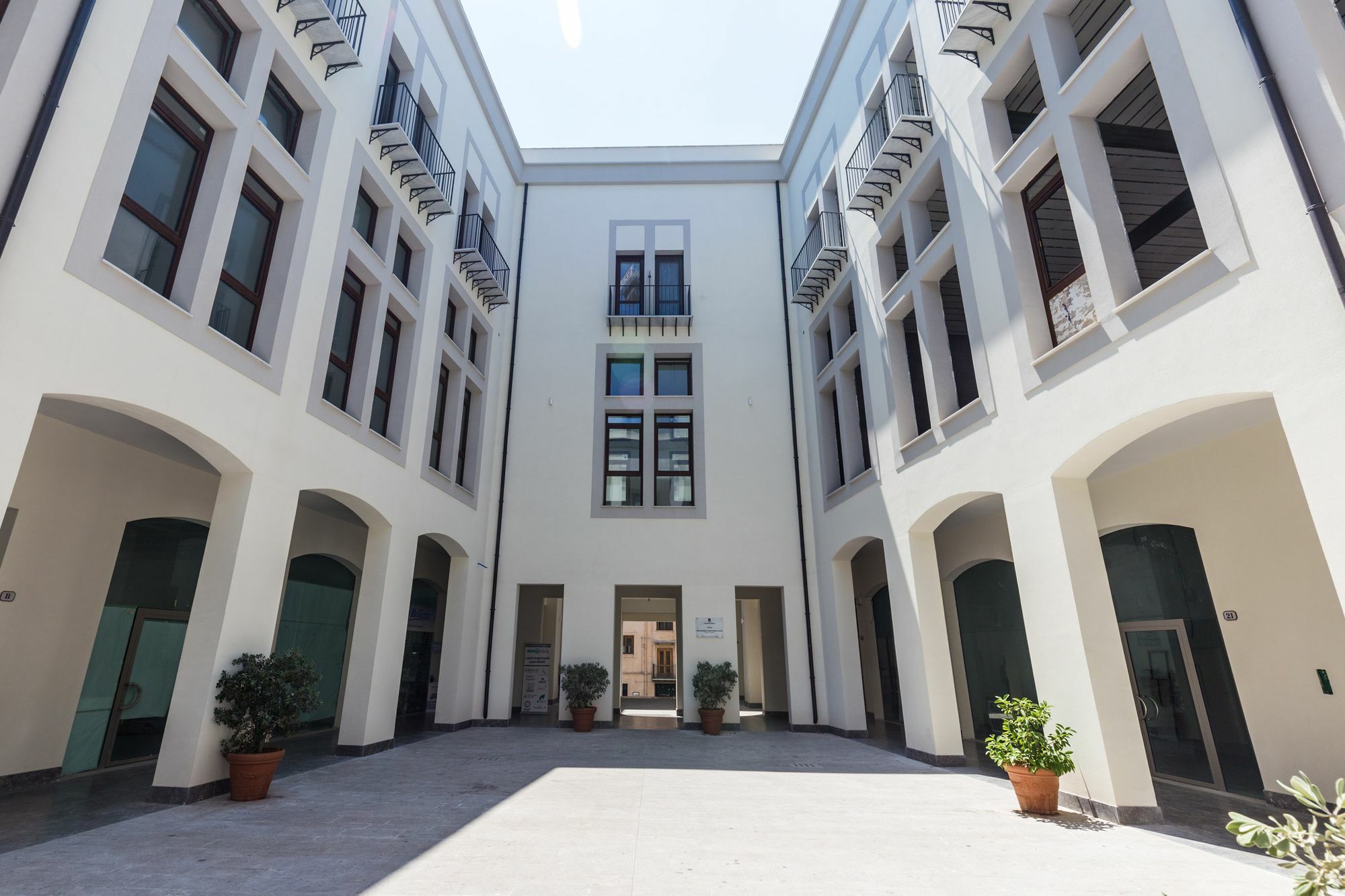 Apartment C, Palazzo Quaroni Palermo