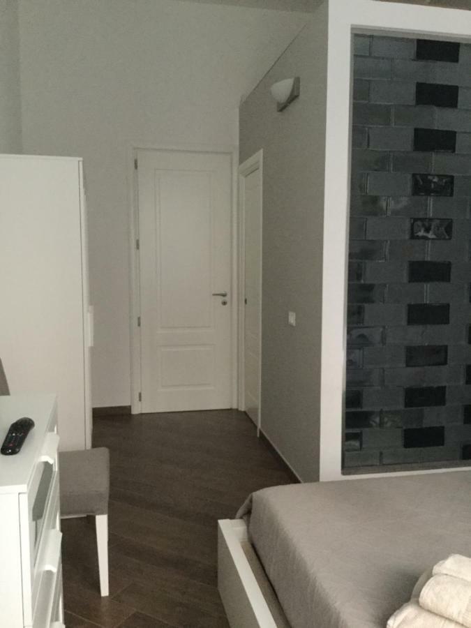 Maqueda Suiterooms Bed & Breakfast