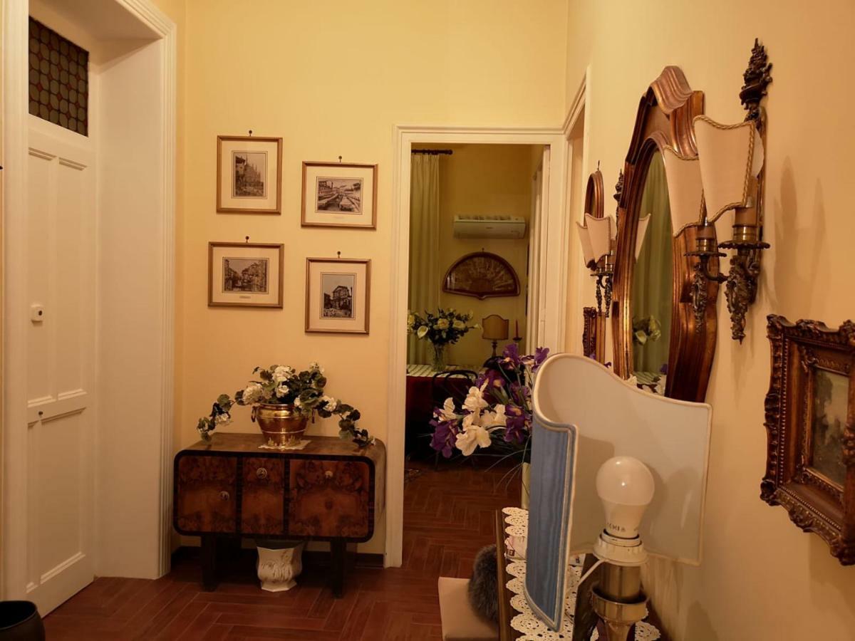 The White House Apartment *