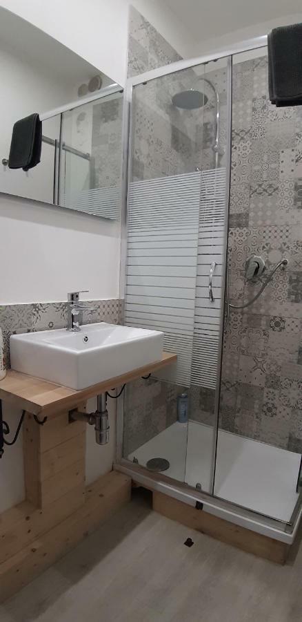Politeamari Guest house