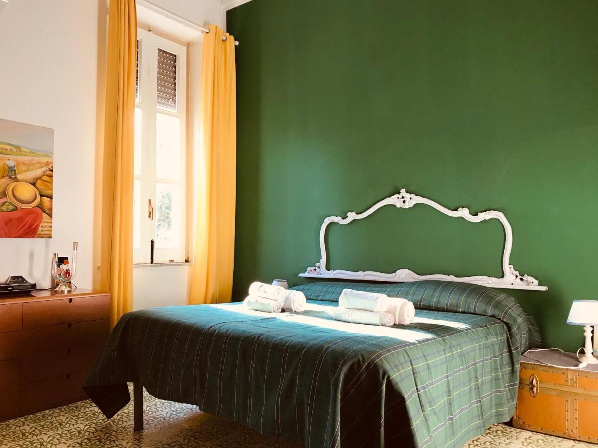 A Casa Di Vale, Relax In Front Of Mondello Apartment *