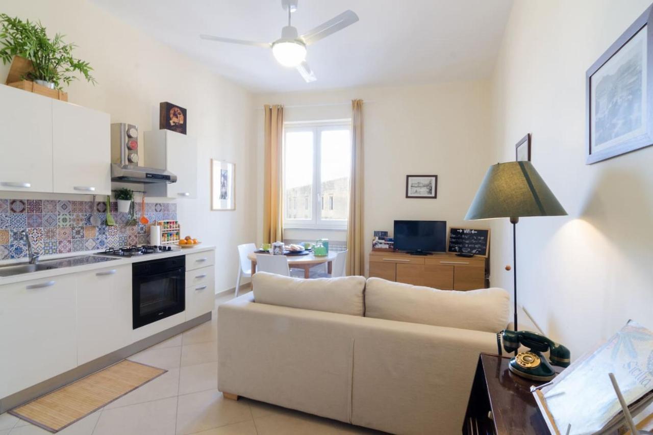 Apartment Santa Chiara 9 *